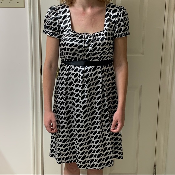 Reitmans Dresses & Skirts - 🌷3 for$25🌷Reitmans, US S, Black & White Geometric Circular Print Dress